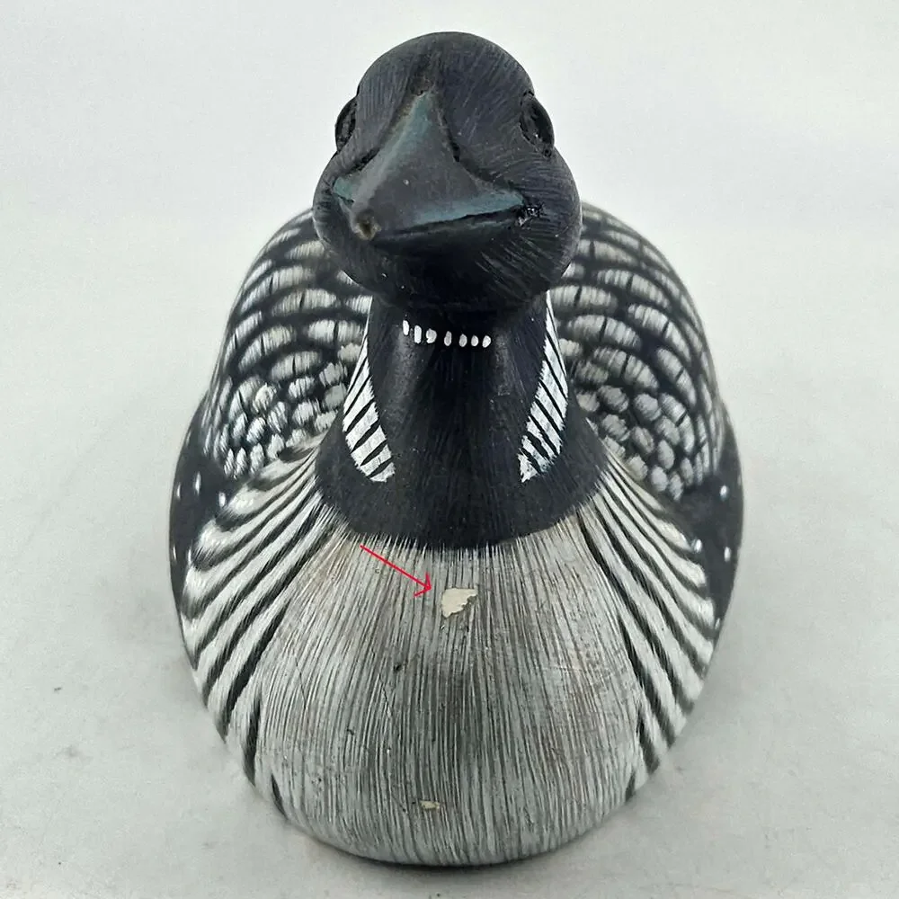 Vintage carved wood Hand Painted Common Loon Figurine w glass eyes - Picture 2 of 5